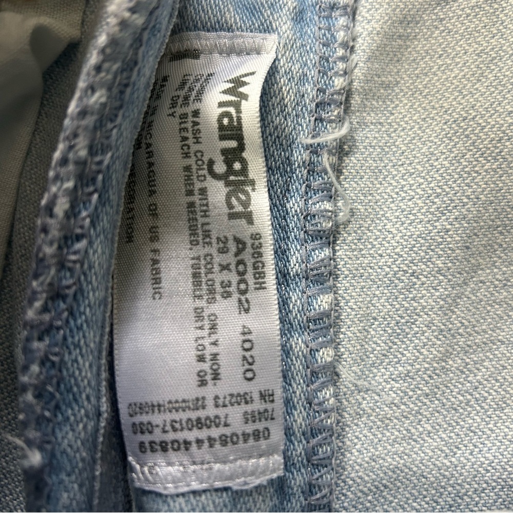 Wrangler Denim Jeans in Light Blue - Picture 4 of 4